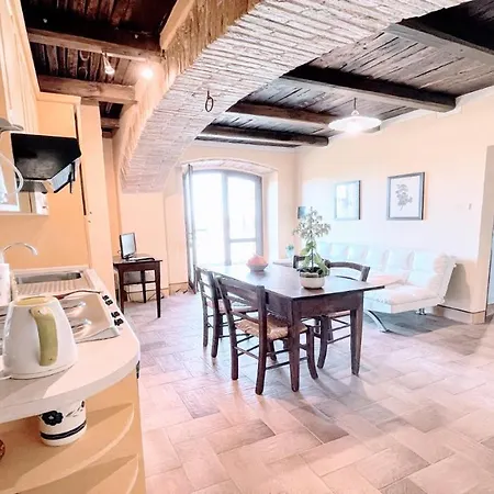 Exclusive Pool-open All Year-spoleto Biofarm-slps 8-village Shops, Bar1 Km 6 农家乐 Poreta